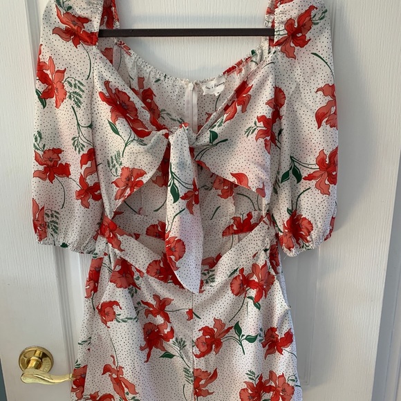 White Floral Romper with puffed sleeves, size M - Picture 4 of 4